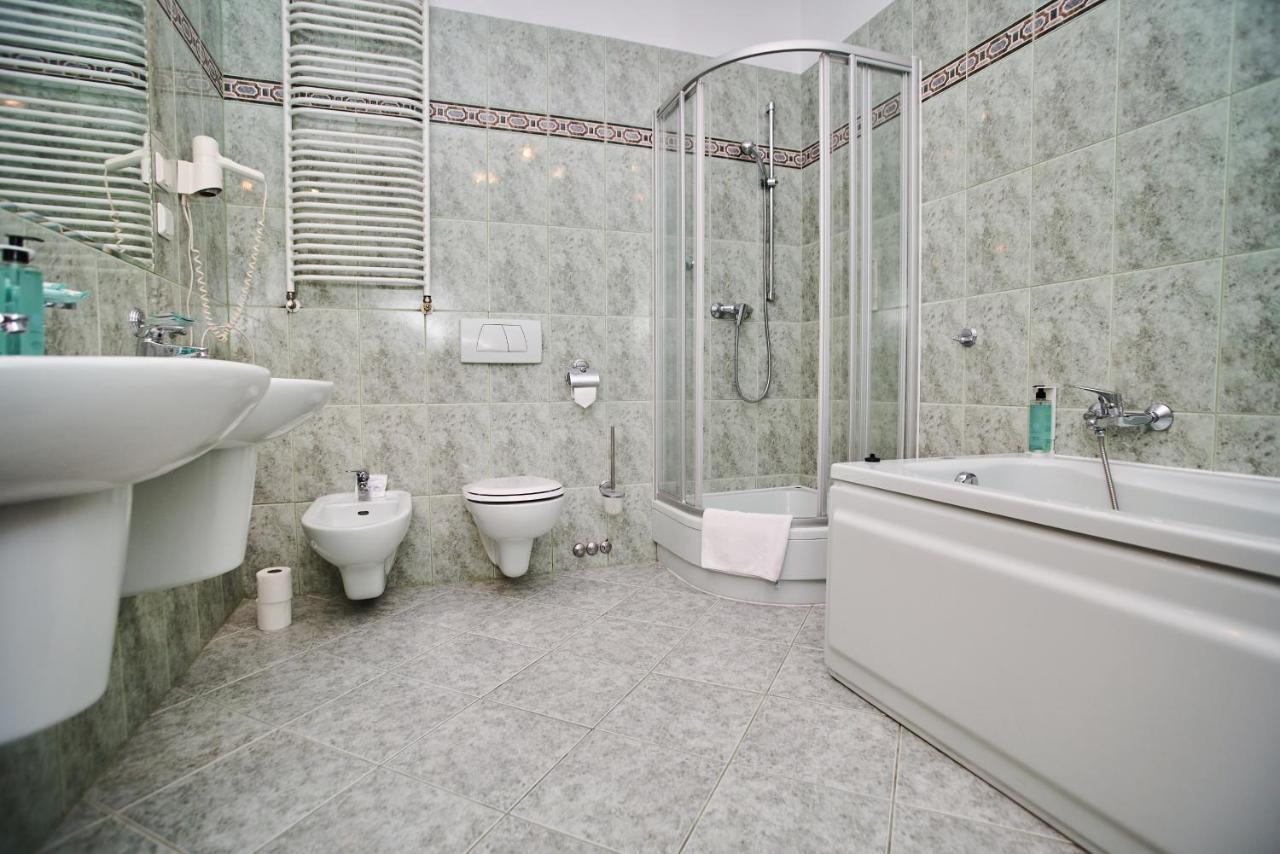 Park Hotel شفيدنيتسا المظهر الخارجي الصورة